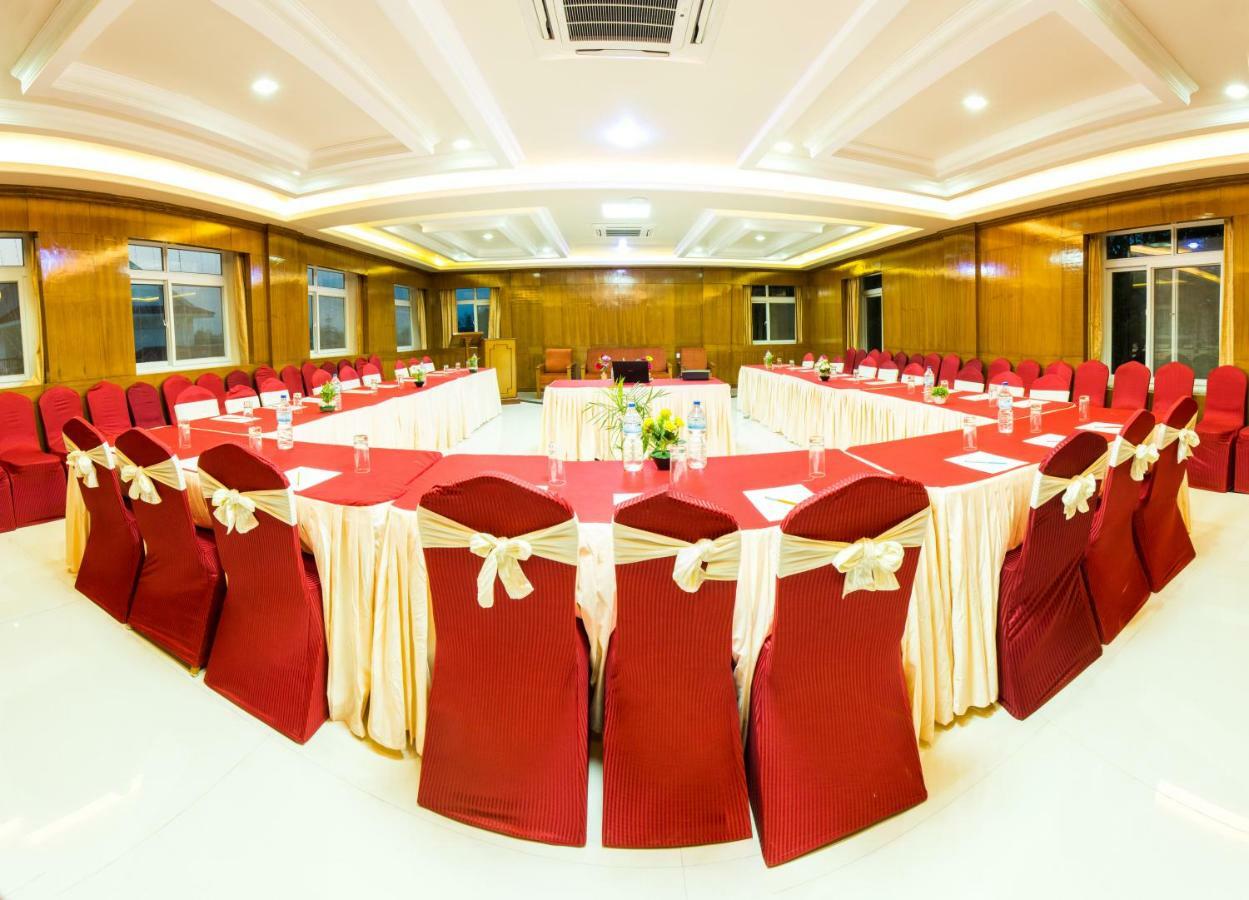 Hotel Earth Light Sauraha Chitwan Exteriör bild