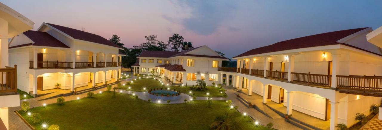 Hotel Earth Light Sauraha Chitwan Exteriör bild